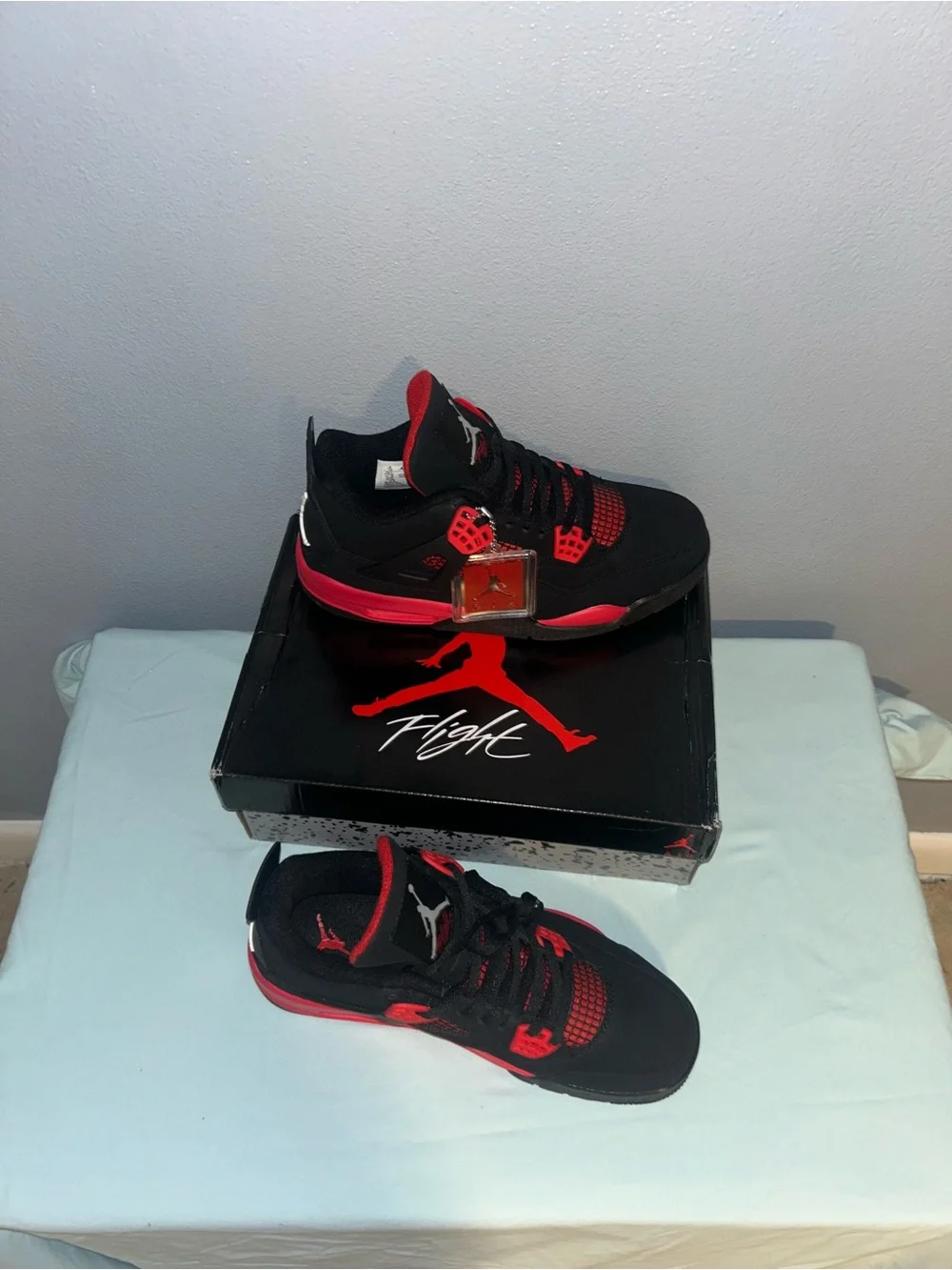 Jordan Men's Black and Red Retro Basketball Sneakers